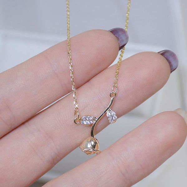 chokers bunta gold color romantic exquisite rose short necklace for femme bling zirconia choker kolye feminia colar jewelry pendant, Golden;silver 
chokers bunta gold color romantic exquisite rose short necklace for femme bling zirconia choker kolye feminia colar jewelry pendant, Golden;silver