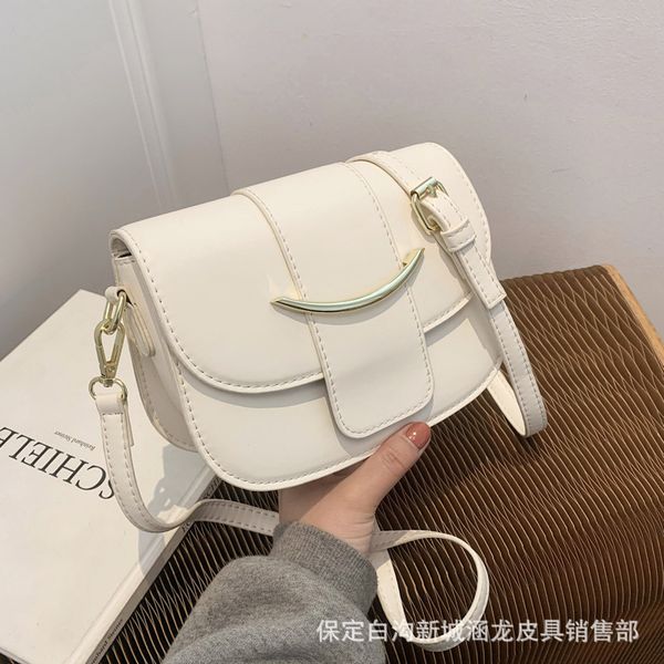 semi-circular 2021 bag new korean female texture shoulder saddle fashion single messenger tide sviqo
semi-circular 2021 bag new korean female texture shoulder saddle fashion single messenger tide sviqo