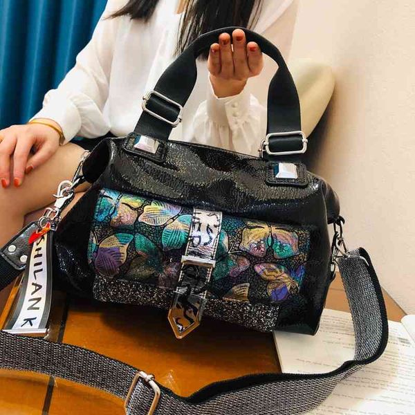 Messenger BagsFashion Women's Cowhide Butterfly European One Shoulder Messenger Bag Foreign Style Horizontal Handbag 1153-22
Messenger BagsFashion Women's Cowhide Butterfly European One Shoulder Messenger Bag Foreign Style Horizontal Handbag 1153-22