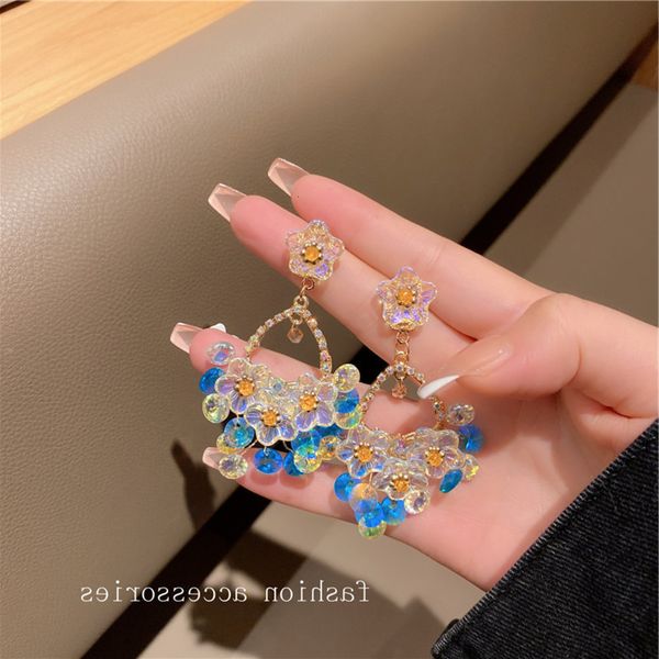925 silver needle korean exaggerated crystal flower earrings tassel light luxury design sense ear jewelry female, Golden
925 silver needle korean exaggerated crystal flower earrings tassel light luxury design sense ear jewelry female, Golden