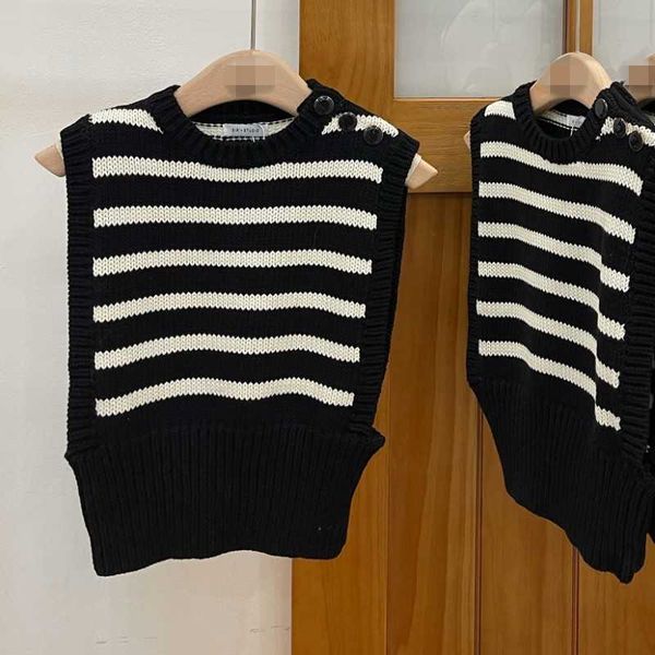 spring vintage fashion hit color striped vest for women o-neck sleeveless casual knitted chic vests female 210526, Black;white
spring vintage fashion hit color striped vest for women o-neck sleeveless casual knitted chic vests female 210526, Black;white