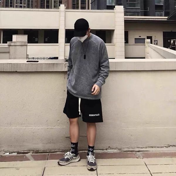 brand fog feel of god essentials high street drawstring sports capris men's fashion shorts, White;black
brand fog feel of god essentials high street drawstring sports capris men's fashion shorts, White;black