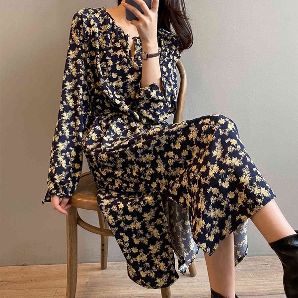 women's t-shirt vintage floral 2021 summer v-neck mid-calf vestidos korean high waist elegant fpy3, White
women's t-shirt vintage floral 2021 summer v-neck mid-calf vestidos korean high waist elegant fpy3, White