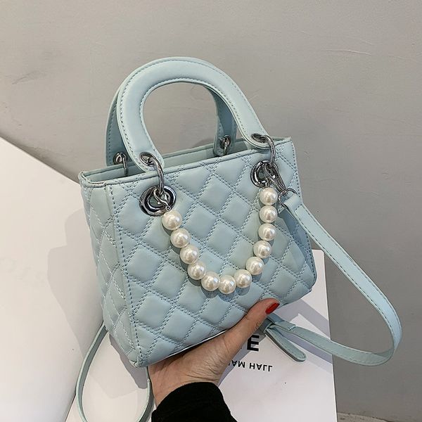 2021 this year's popular small new fashion women's summer versatile lingge messenger portable princess bag
2021 this year's popular small new fashion women's summer versatile lingge messenger portable princess bag