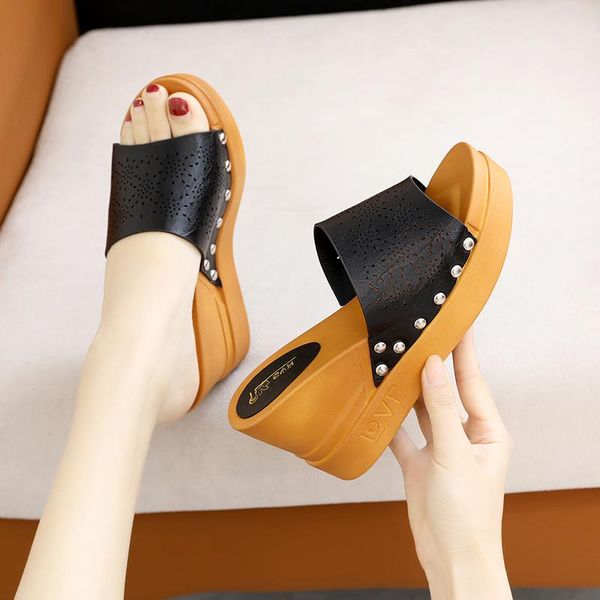 slippers shoes woman 2021 flat platform heeled mules shale female beach luxury slides on a wedge high sabot designer rome pu fas, Black
slippers shoes woman 2021 flat platform heeled mules shale female beach luxury slides on a wedge high sabot designer rome pu fas, Black