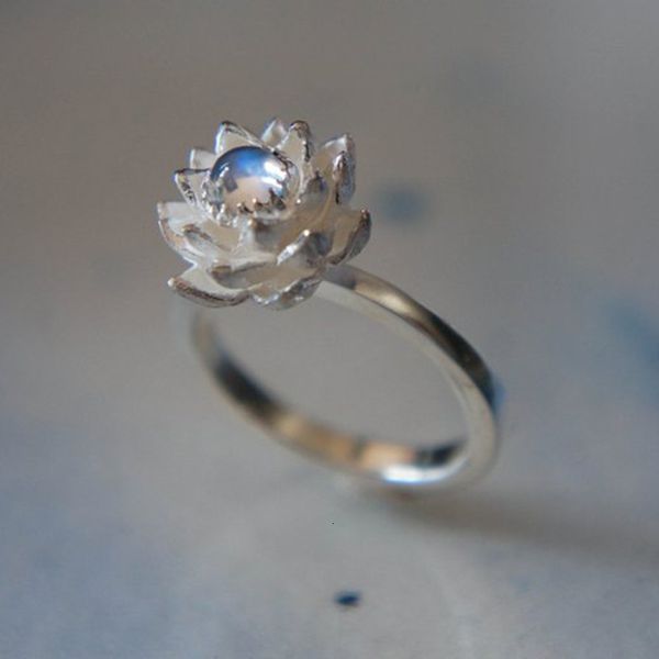 mens and womens ring japan south korea small fresh flower fashion women's zircon jewelry, Golden;silver
mens and womens ring japan south korea small fresh flower fashion women's zircon jewelry, Golden;silver