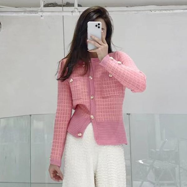 t shirt 2021 women's sweaters jacket spring o-neck plaid cardigans runway designer knit sweater women clothing, White
t shirt 2021 women's sweaters jacket spring o-neck plaid cardigans runway designer knit sweater women clothing, White