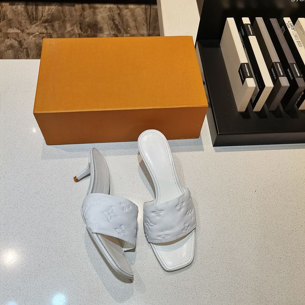 women sandal studs wedge sandals 5.5cm high heels and flat 2 style fashion trend popular ladies wedge sandals print shoe with original box, Black
women sandal studs wedge sandals 5.5cm high heels and flat 2 style fashion trend popular ladies wedge sandals print shoe with original box, Black