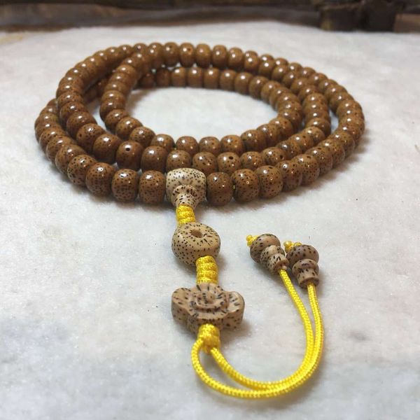 bracelet dai's sandalwood star moon bodhi a + 108 old seeds, Golden;silver
bracelet dai's sandalwood star moon bodhi a + 108 old seeds, Golden;silver