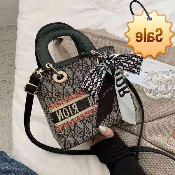 popular hand-held small bag female 2021 new trend diana net red ins single shoulder messenger square
popular hand-held small bag female 2021 new trend diana net red ins single shoulder messenger square