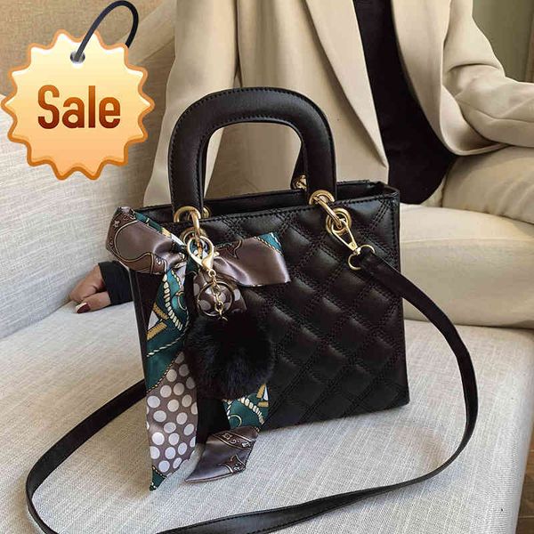 bag women's 2021 autumn and winter new foreign style princess dai bao ling lattice embroidered thread one shoulder diagonal silk scarf
bag women's 2021 autumn and winter new foreign style princess dai bao ling lattice embroidered thread one shoulder diagonal silk scarf