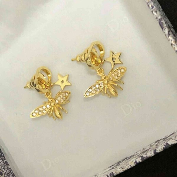 design jewelry jia's new star bee with diamond net red temperament brass 925 silver needle earrings
design jewelry jia's new star bee with diamond net red temperament brass 925 silver needle earrings