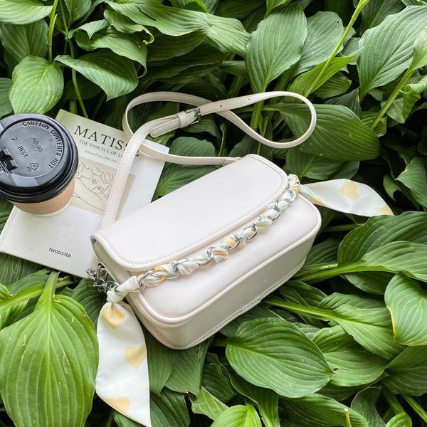 evening bags fashion designer women's silk scarf chain handbag simple pu leather shoulder bag 2021 pure color casual ladies small squar
evening bags fashion designer women's silk scarf chain handbag simple pu leather shoulder bag 2021 pure color casual ladies small squar