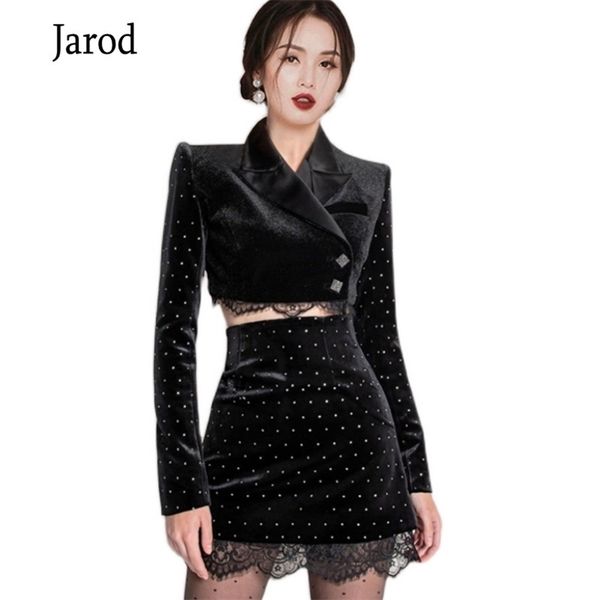 korean women two piece set elegant black dot velvet short coat and waist bodycon lace patchwork skirt suit 210519, White
korean women two piece set elegant black dot velvet short coat and waist bodycon lace patchwork skirt suit 210519, White