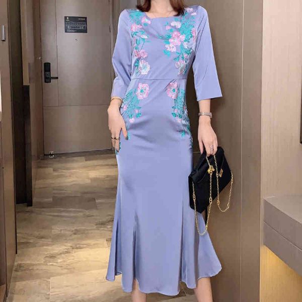 retroethnic spring embroidered flowers festive fine temperament elegant fishtail mid length dress quality, Black;gray
retroethnic spring embroidered flowers festive fine temperament elegant fishtail mid length dress quality, Black;gray