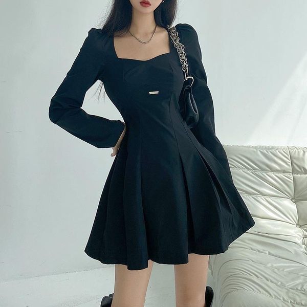 casual dresses in the autumn and winter of 2021, bubble long-sleeved small-label dress is feminine, square collar, waist thin a-sha, Black;gray
casual dresses in the autumn and winter of 2021, bubble long-sleeved small-label dress is feminine, square collar, waist thin a-sha, Black;gray
