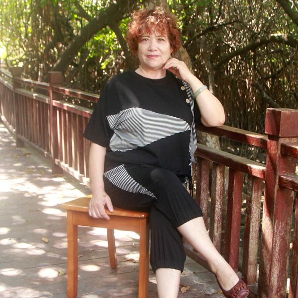 plus size tracksuits summer casual 2 piece outfits for women pants and 6xl 7xl loose short sleeve tracksuit two set h426, Black
plus size tracksuits summer casual 2 piece outfits for women pants and 6xl 7xl loose short sleeve tracksuit two set h426, Black
