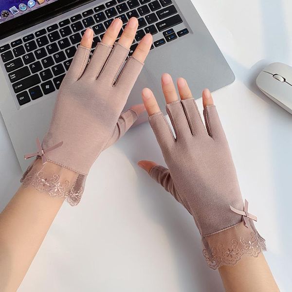 fashion embroidered lace mitten half finger gloves summer breathable sunscreen anti-uv cycling drive non-slip thin five fingers, Blue;gray
fashion embroidered lace mitten half finger gloves summer breathable sunscreen anti-uv cycling drive non-slip thin five fingers, Blue;gray