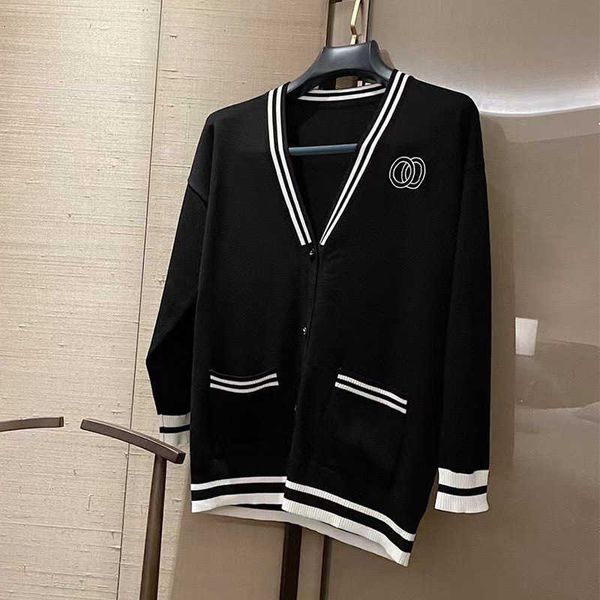 autumn trend net red with the correct version of long sleeved cardigan knitted coat, Black
autumn trend net red with the correct version of long sleeved cardigan knitted coat, Black