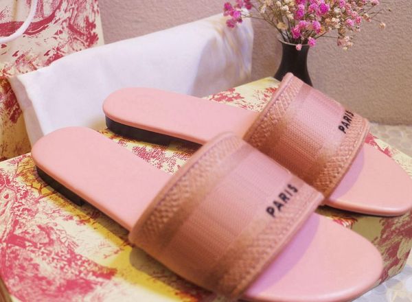 fashionable woman's slippers leisure beach outdoor portable leather materials with box size 35-42 541341, Black
fashionable woman's slippers leisure beach outdoor portable leather materials with box size 35-42 541341, Black
