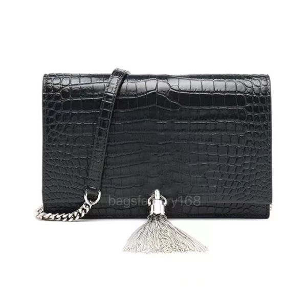 customized women's fashion tassel chain bag crocodile pattern cowhide classic letter logo single shoulder bags pure color lady style cl
customized women's fashion tassel chain bag crocodile pattern cowhide classic letter logo single shoulder bags pure color lady style cl