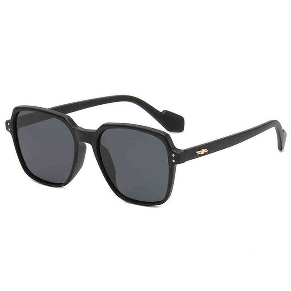 sunglasses 2022gm net red korean version tr90 polarized fashion black frame fashion sunglasses, White;black
sunglasses 2022gm net red korean version tr90 polarized fashion black frame fashion sunglasses, White;black