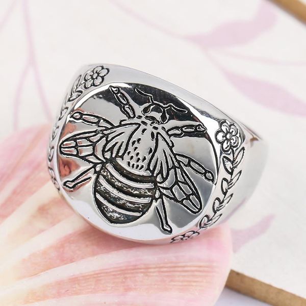 cluster rings unique design insect carved bee for women jewelry gift flower personality punk silver color finger ring couple accessories, Golden;silver
cluster rings unique design insect carved bee for women jewelry gift flower personality punk silver color finger ring couple accessories, Golden;silver