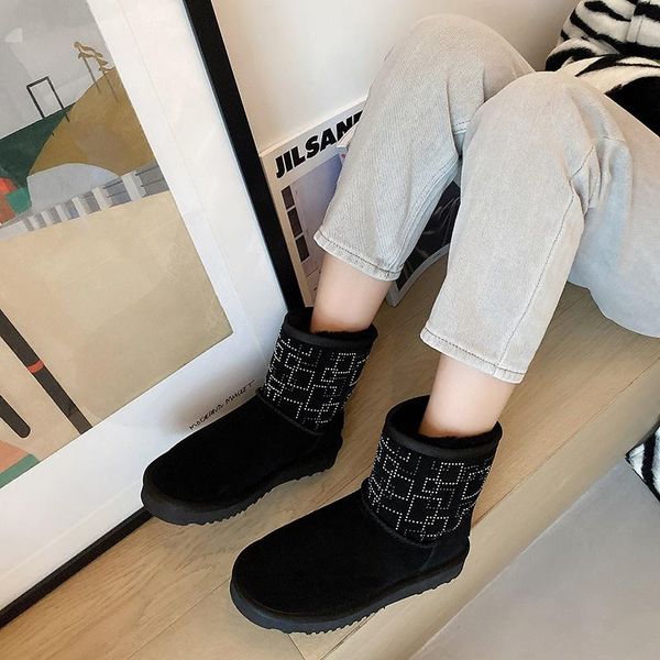 boots 2021 winter fashion lady flat bottom snow short wool warm antiskid sole comfortab casual black grey big size 34-43
boots 2021 winter fashion lady flat bottom snow short wool warm antiskid sole comfortab casual black grey big size 34-43