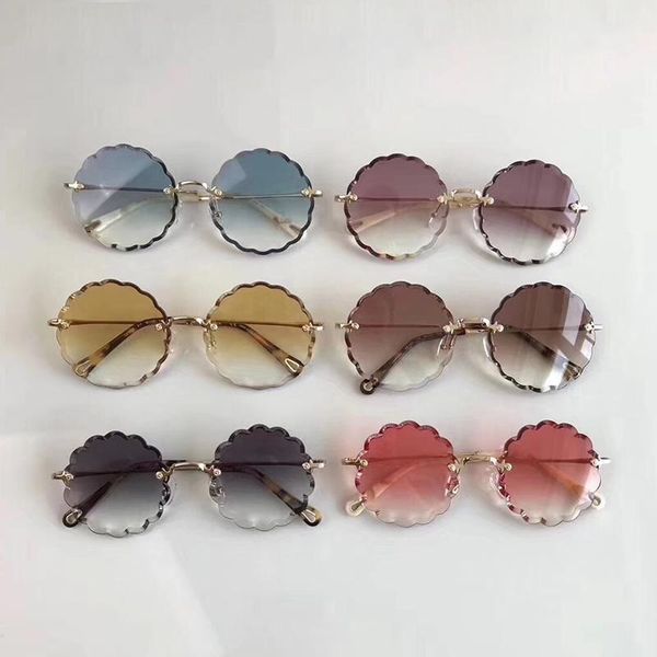 sunglasses luxury design fashion glasses women with pearl round vitnage flower beach party ce142 oculos de grau, White;black
sunglasses luxury design fashion glasses women with pearl round vitnage flower beach party ce142 oculos de grau, White;black