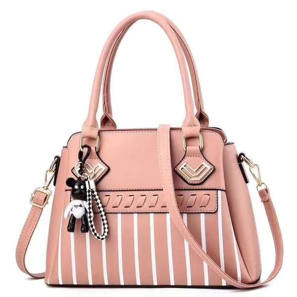 2021 new fashion women's handbag foreign trade explosion single shoulder messenger bag stall 13873
2021 new fashion women's handbag foreign trade explosion single shoulder messenger bag stall 13873