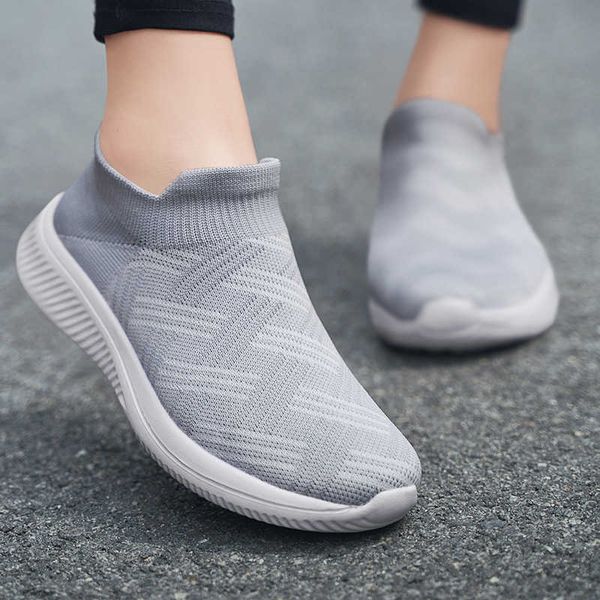women vulcanized shoes women sneakers slip on flats shoes women loafers plus size 42 walking flat zapatillas mujer y0907, Black
women vulcanized shoes women sneakers slip on flats shoes women loafers plus size 42 walking flat zapatillas mujer y0907, Black