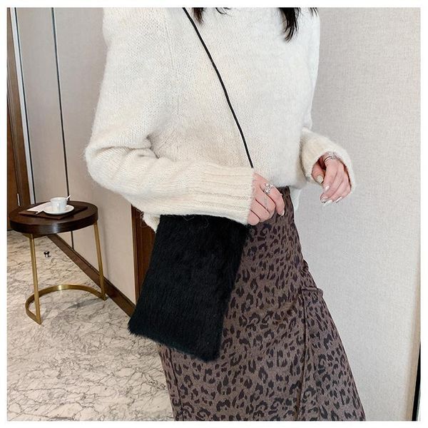 shoulder bags 2021 furry handbags fashion single messenger fresh net red same style luxury women designer
shoulder bags 2021 furry handbags fashion single messenger fresh net red same style luxury women designer