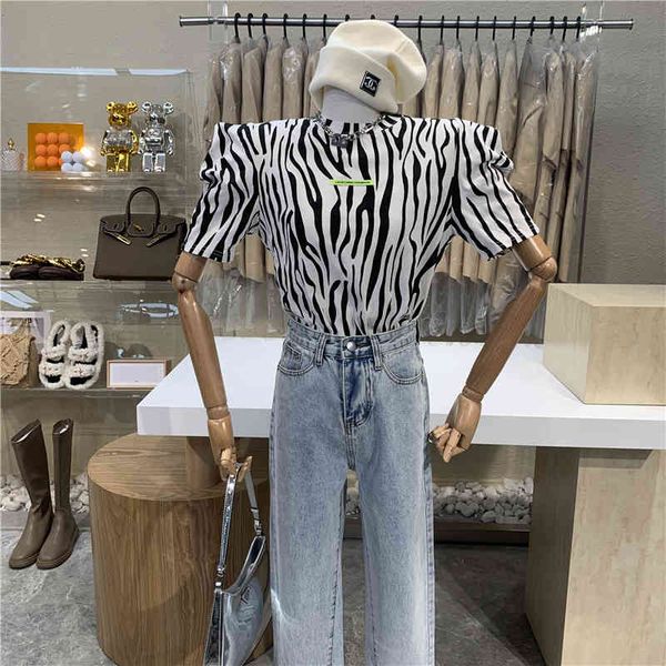 polos nicho design zebra print loose around the neck and puffy sleeves top, White
polos nicho design zebra print loose around the neck and puffy sleeves top, White
