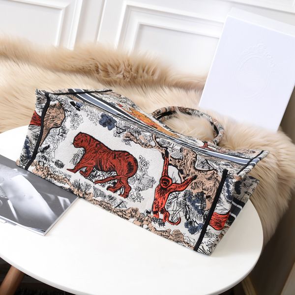 ladies bag colorful tiger shopping bags high-end customized quality celebrities must have classic fashion business and leisure style
ladies bag colorful tiger shopping bags high-end customized quality celebrities must have classic fashion business and leisure style