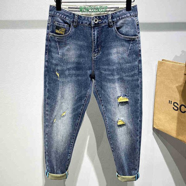 men's jeans jeans spring summer fashion ripped hole yellow stitching men middle waist do the old washed personality stretch blue trouse
men's jeans jeans spring summer fashion ripped hole yellow stitching men middle waist do the old washed personality stretch blue trouse