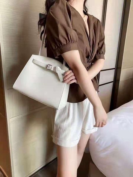 evening bags bag female 2021 manufacturers custom commuter temperament shoulder western style large capacity textured tote
evening bags bag female 2021 manufacturers custom commuter temperament shoulder western style large capacity textured tote