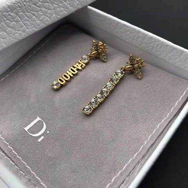 dijia 2021 d bee rhinestone letter earrings simple fashion 925 sier needle female, Golden
dijia 2021 d bee rhinestone letter earrings simple fashion 925 sier needle female, Golden