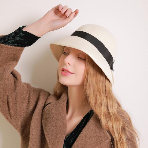 stingy brim hats lady wool fedoras hat winter fragrant woolen cap black and white contracted wind leisure foldable b-8871, Blue;gray
stingy brim hats lady wool fedoras hat winter fragrant woolen cap black and white contracted wind leisure foldable b-8871, Blue;gray