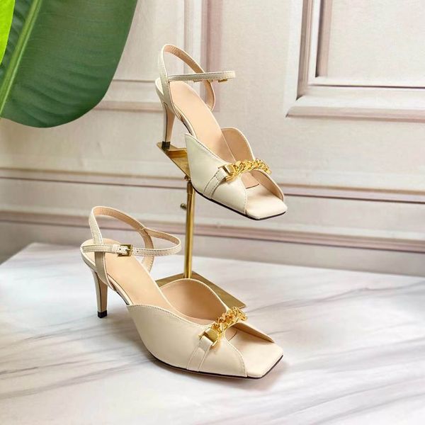 2021 sandals luxurys designers shoe summer shoes designer women slip pointed toe sandal slingback pumps with box, Black
2021 sandals luxurys designers shoe summer shoes designer women slip pointed toe sandal slingback pumps with box, Black