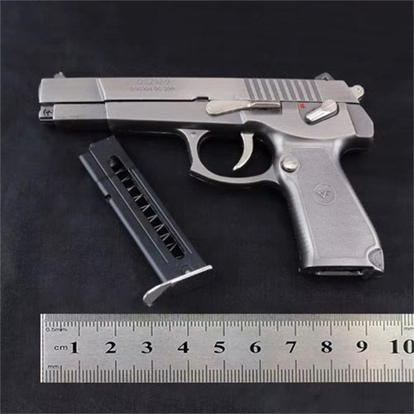 1: 2.05 metal 92 model simulation alloy children's toy hand is detachable and cannot be launched
1: 2.05 metal 92 model simulation alloy children's toy hand is detachable and cannot be launched