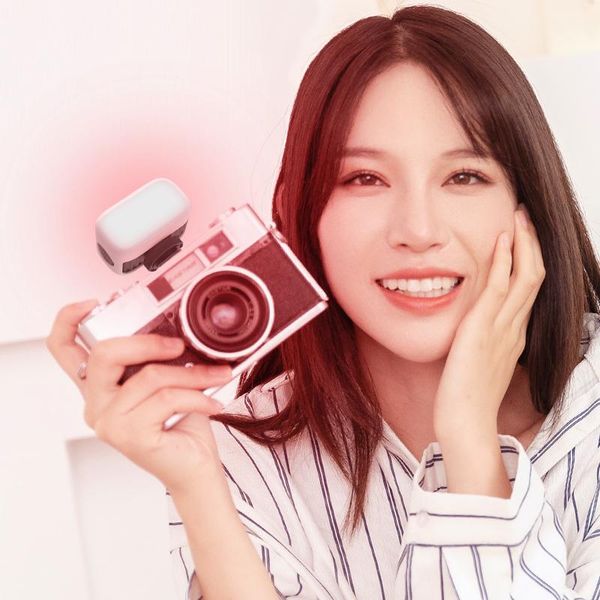 ulanzi vl15 rgb led video light mini portable vlog with cold shoe for dslr smartphone camera 2w type-c charging flash heads 
ulanzi vl15 rgb led video light mini portable vlog with cold shoe for dslr smartphone camera 2w type-c charging flash heads