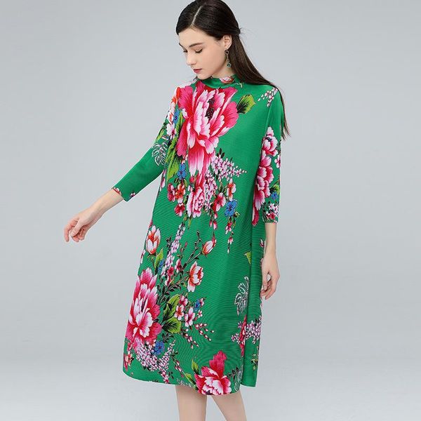 casual dresses 2021 autumn fashion printed a-line dress miyake pleated big flower stand-up collar three-quarter sleeves loose thin folda, Black;gray
casual dresses 2021 autumn fashion printed a-line dress miyake pleated big flower stand-up collar three-quarter sleeves loose thin folda, Black;gray