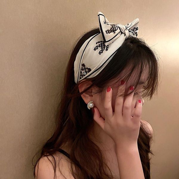 hair clips & barrettes korean retro bear ribbon scrunchies band wide side cartoon cute intestine circle bow knot head rope accessories, Golden;silver
hair clips & barrettes korean retro bear ribbon scrunchies band wide side cartoon cute intestine circle bow knot head rope accessories, Golden;silver