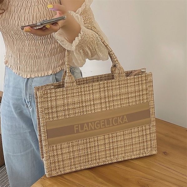 factory store shop 2022 new fashion net red hand-held messenger bag women's large capacity small high-grade sense tote bag woven handba
factory store shop 2022 new fashion net red hand-held messenger bag women's large capacity small high-grade sense tote bag woven handba