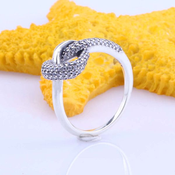 pure silver pan family's heart interwoven women's knot love ring hearts eight arrows zircon, Black
pure silver pan family's heart interwoven women's knot love ring hearts eight arrows zircon, Black