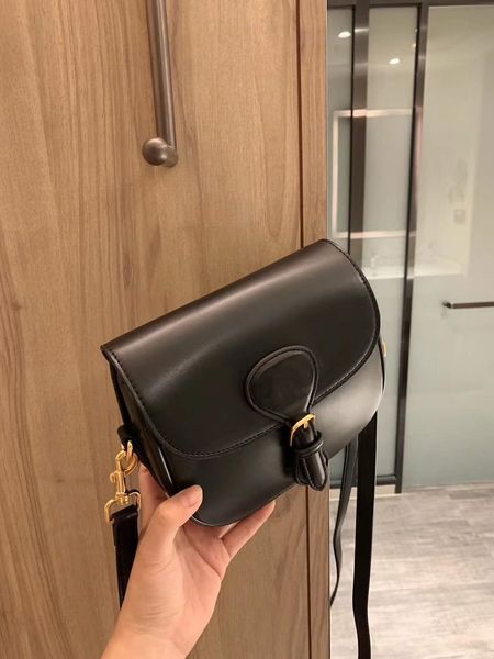 yisykiy small saddle 2020 brand designer messenger pu leather shoulder bag crossbody metis floral handbag patchwork
yisykiy small saddle 2020 brand designer messenger pu leather shoulder bag crossbody metis floral handbag patchwork