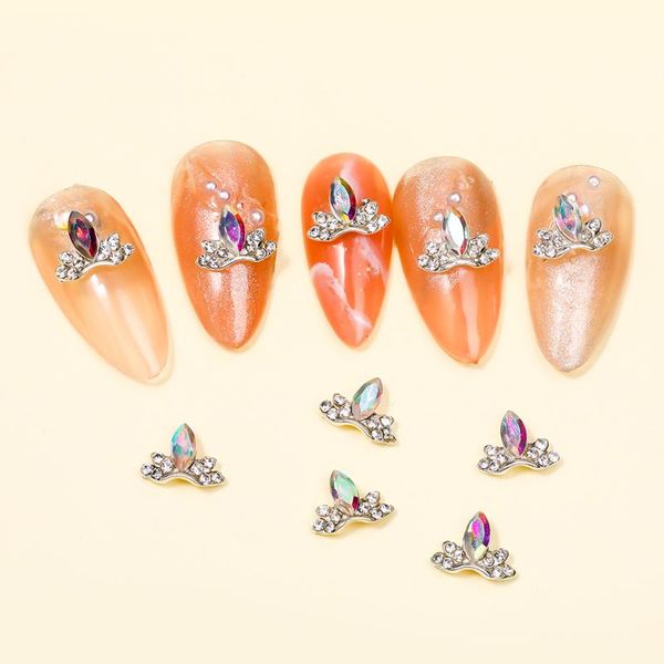 nail art decorations 10pcs3d glitter rhinestone crown alloy designab crystal decorative parts light luxury metal accessories, Silver;gold
nail art decorations 10pcs3d glitter rhinestone crown alloy designab crystal decorative parts light luxury metal accessories, Silver;gold