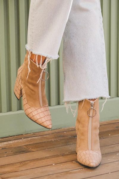 boots dalindas suede crocodile pattern high heeled mink completely handmade with quality material these shoes will make, Black
boots dalindas suede crocodile pattern high heeled mink completely handmade with quality material these shoes will make, Black
