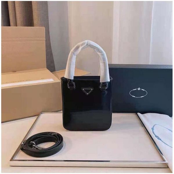 luxurys designers handbags purses montigne bag women tote brand letter embossing genuine leather shoulder bags crossbody bags's satchel
luxurys designers handbags purses montigne bag women tote brand letter embossing genuine leather shoulder bags crossbody bags's satchel