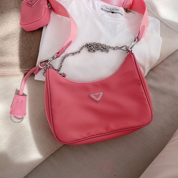 family's new nylon canvas underarm net red same hobo three in one messenger single shoulder bag
family's new nylon canvas underarm net red same hobo three in one messenger single shoulder bag